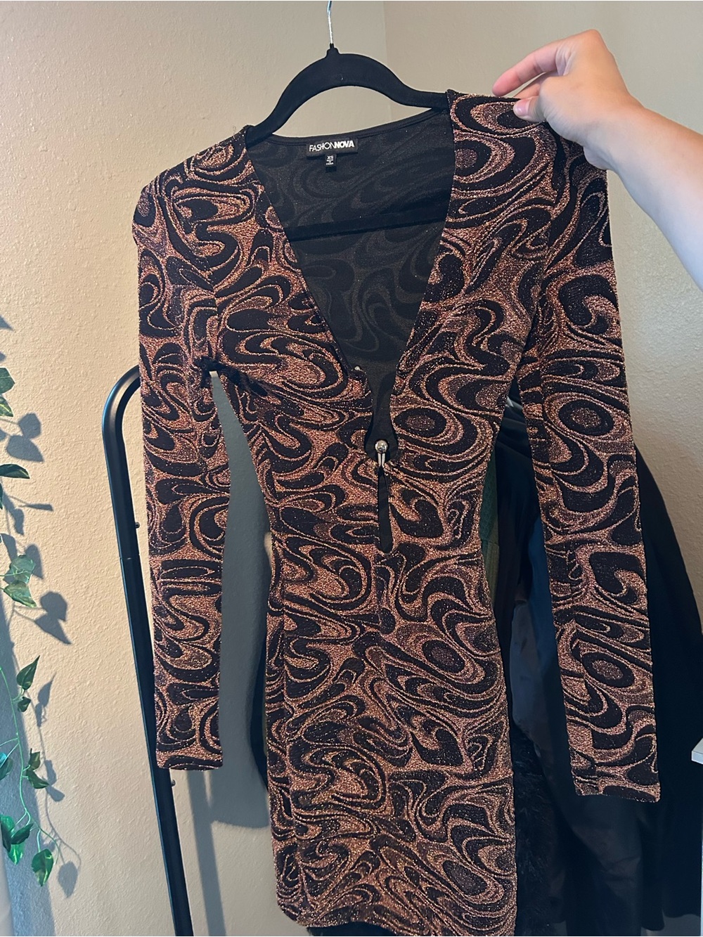 FASHION NOVA Black and Copper Glitter Swirl Long-Sleeve Shirt Mini Dress